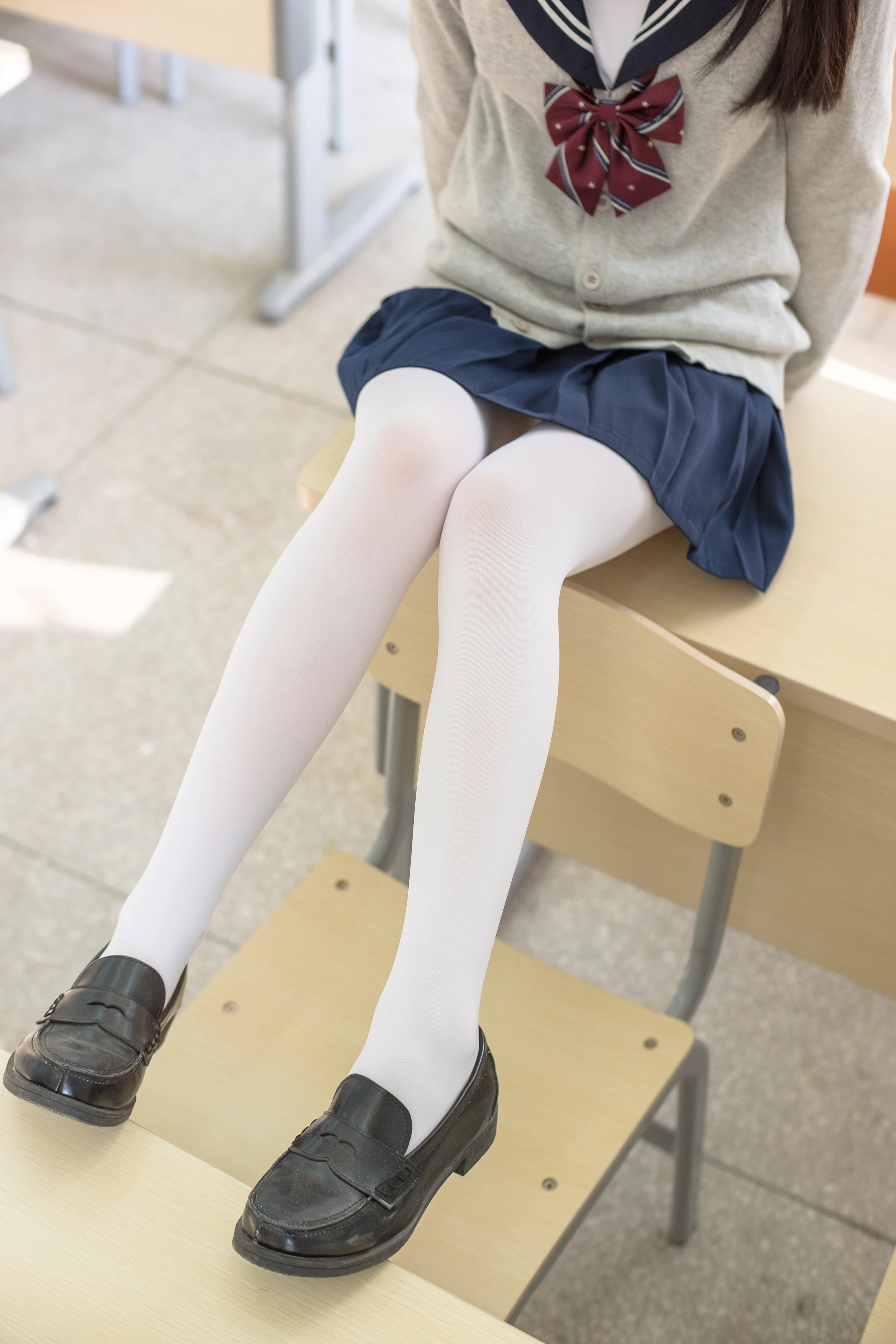 森萝财团 [SSR-004] JK白丝足控 [98P]插图4